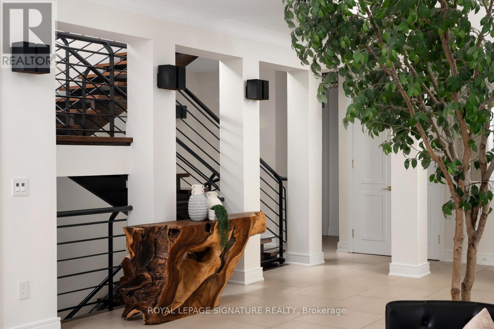 8 Harrison Road, Toronto, Ontario  M2L 1V2 - Photo 5 - C12487203