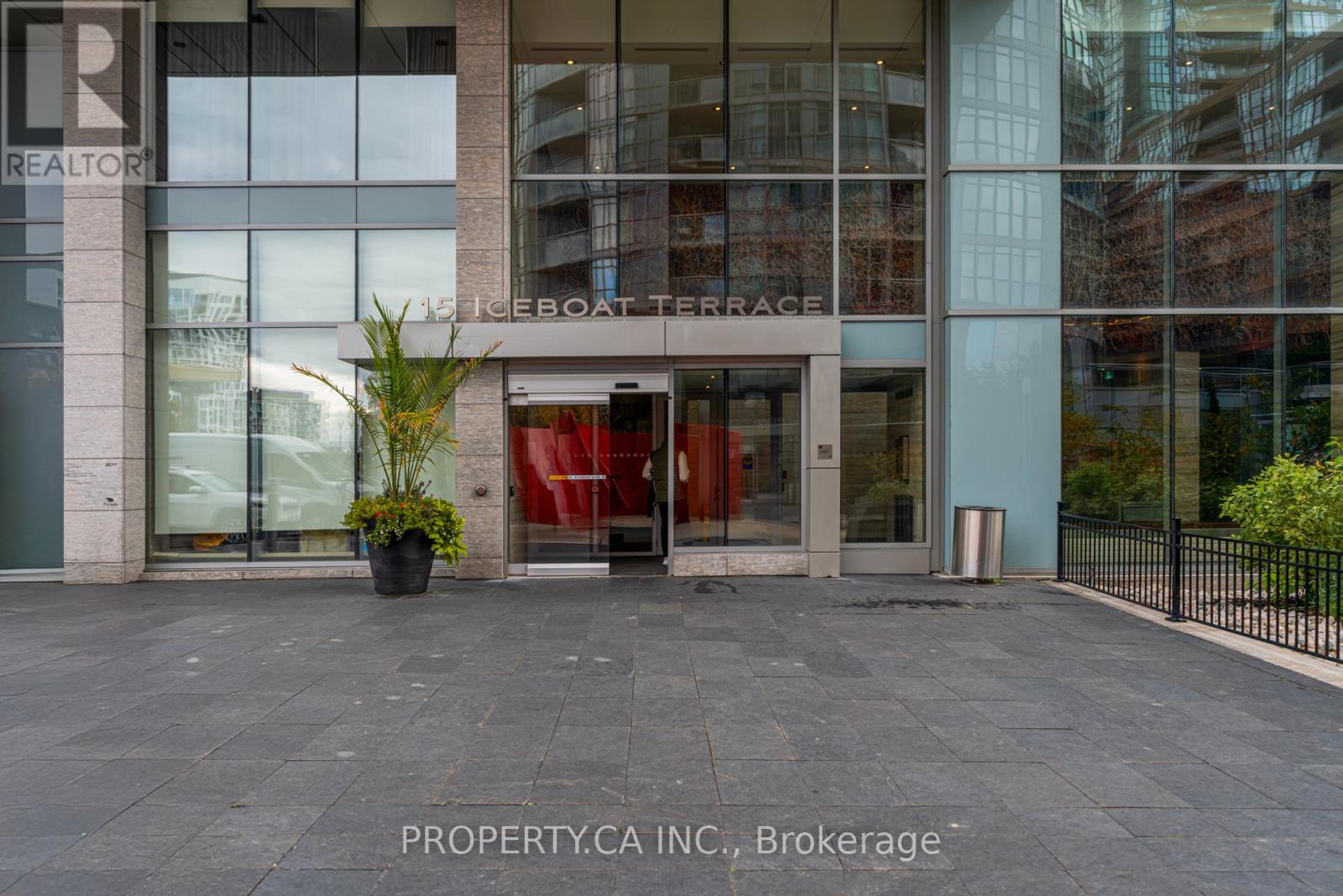 3510 - 15 Iceboat Terrace, Toronto, Ontario  M5V 4A5 - Photo 3 - C12487219