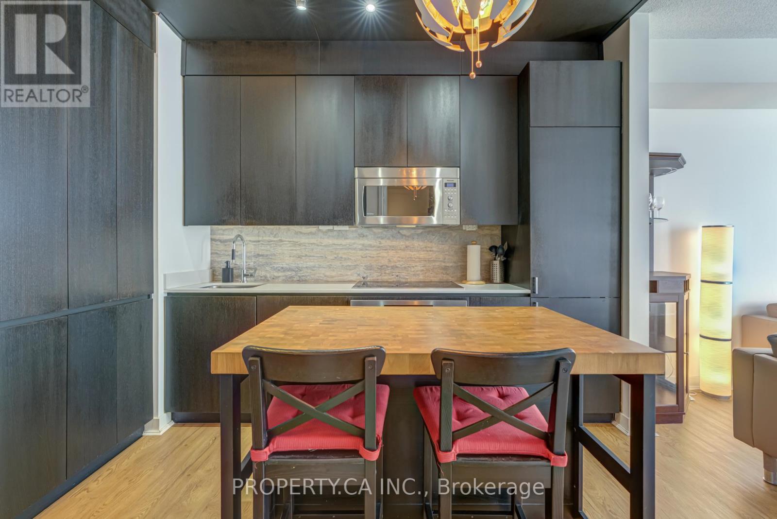 3510 - 15 Iceboat Terrace, Toronto, Ontario  M5V 4A5 - Photo 6 - C12487219