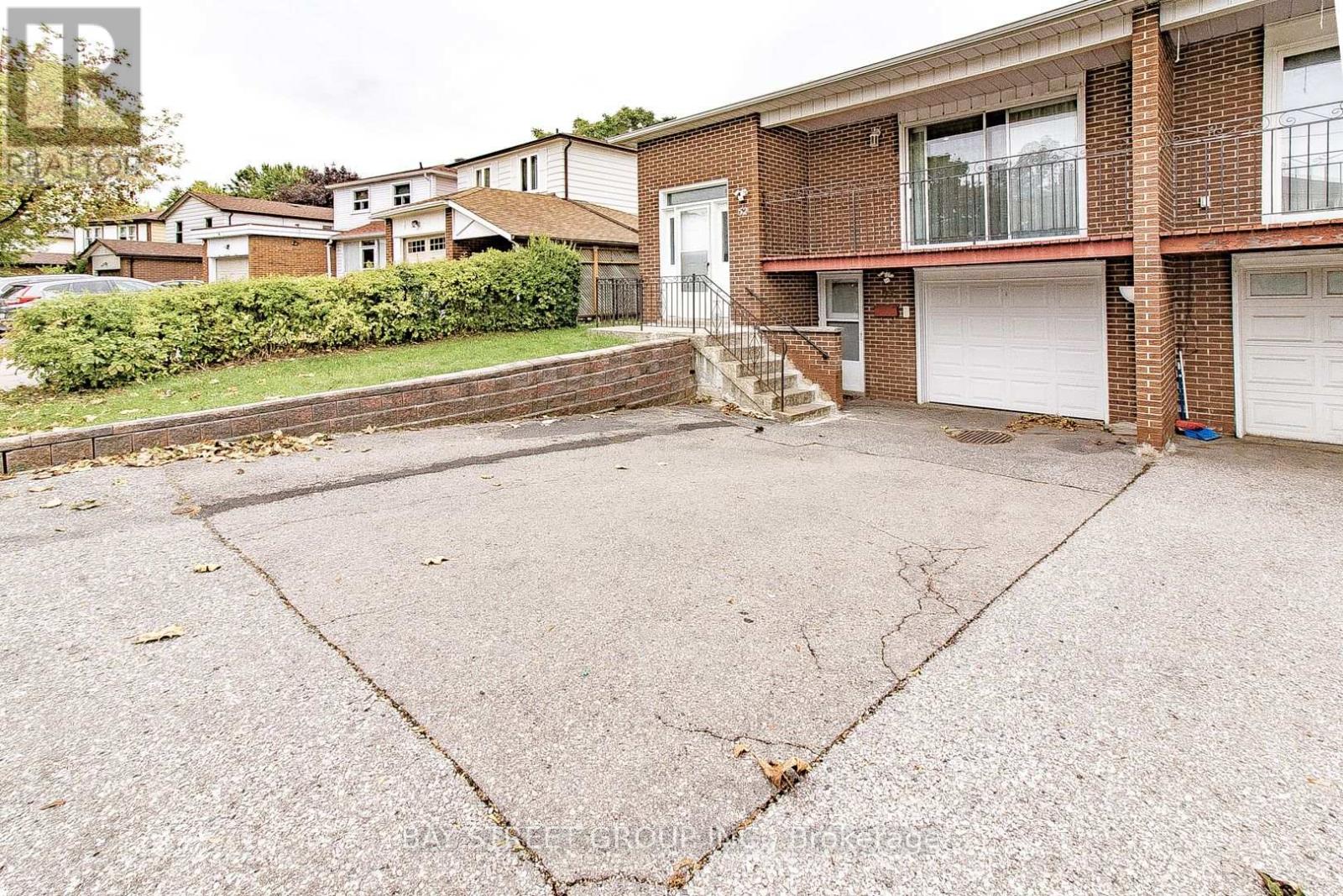 52 Baylawn Drive, Toronto, Ontario  M1S 3M3 - Photo 2 - E12487190