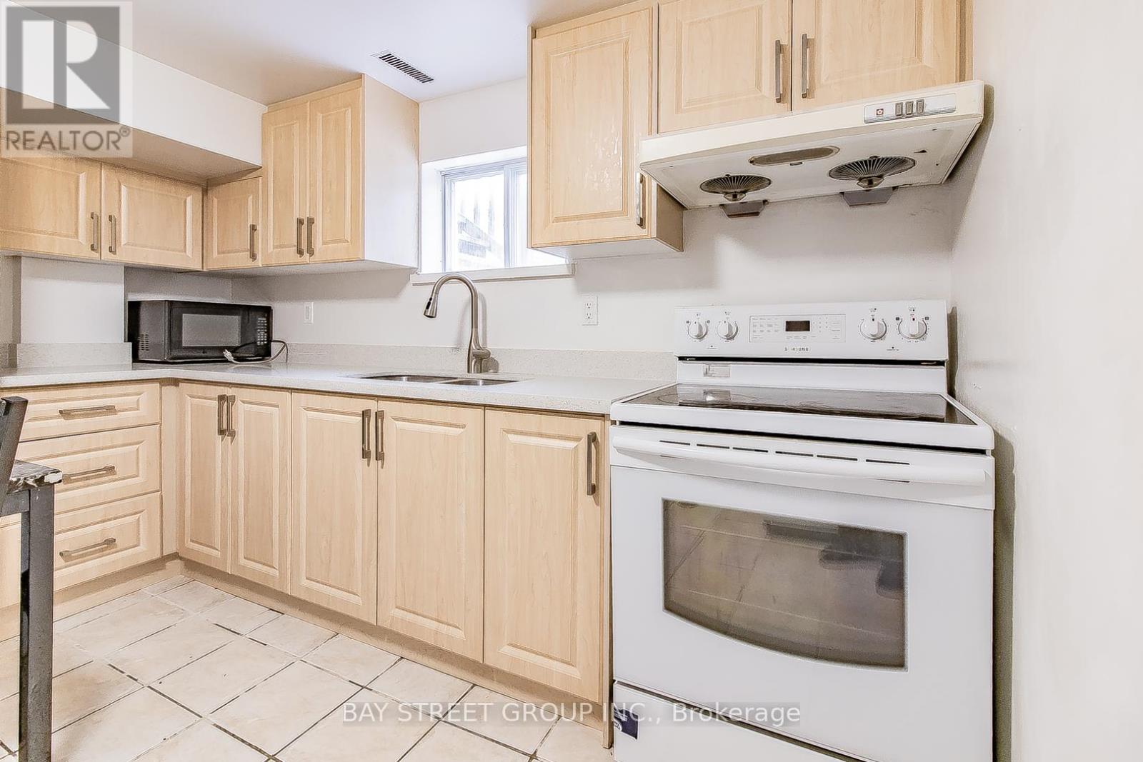 52 Baylawn Drive, Toronto, Ontario  M1S 3M3 - Photo 6 - E12487190