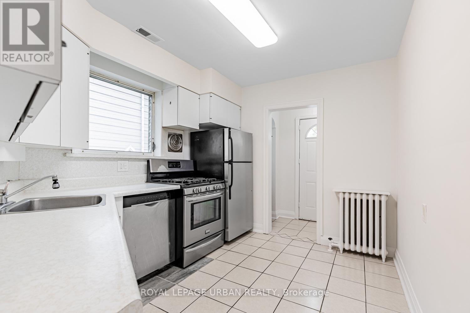 127 Cadorna Avenue, Toronto, Ontario  M4J 3X3 - Photo 10 - E12487208