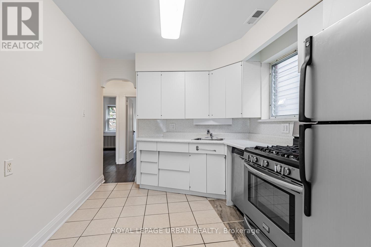 127 Cadorna Avenue, Toronto, Ontario  M4J 3X3 - Photo 11 - E12487208