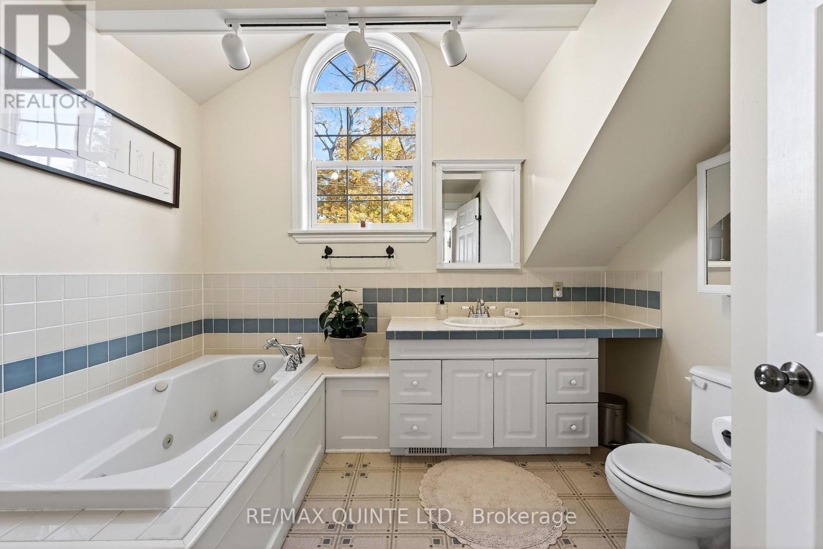 15 Talbot Street, Prince Edward County (Picton Ward), Ontario  K0K 2T0 - Photo 40 - X12487356