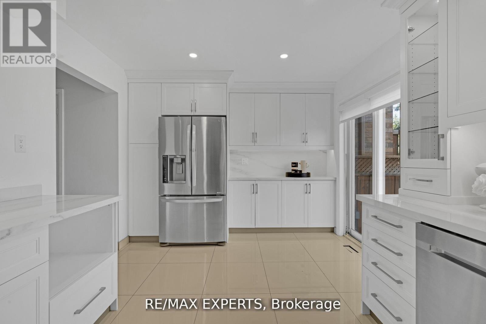 32 - 19 Foxchase Avenue, Vaughan, Ontario  L4L 9M9 - Photo 9 - N12487193