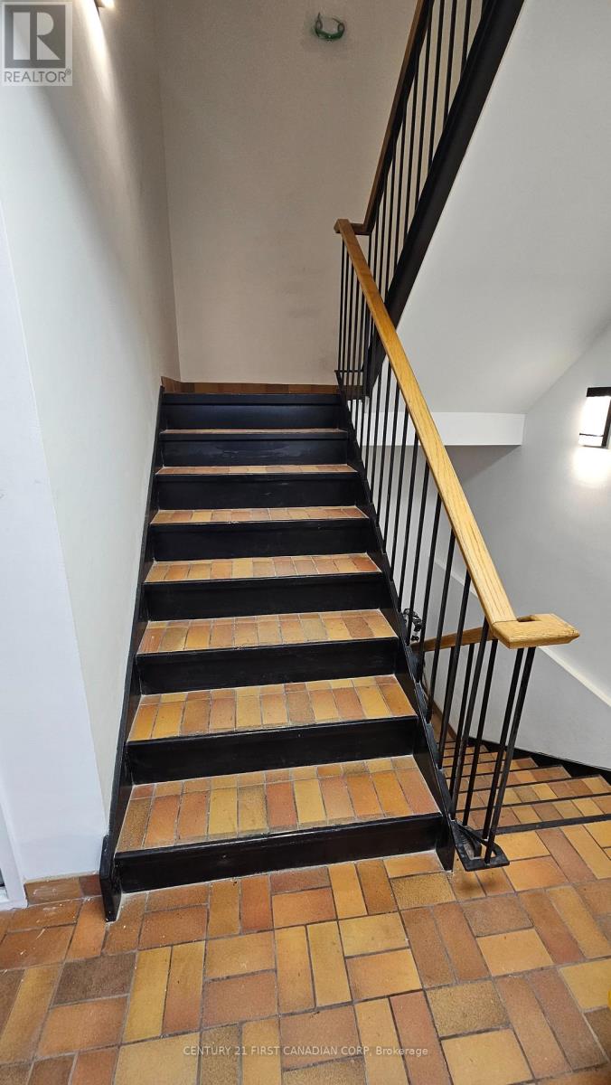 394 Wharncliffe Road S, London South (South G), Ontario  N6J 2M4 - Photo 11 - X12487249