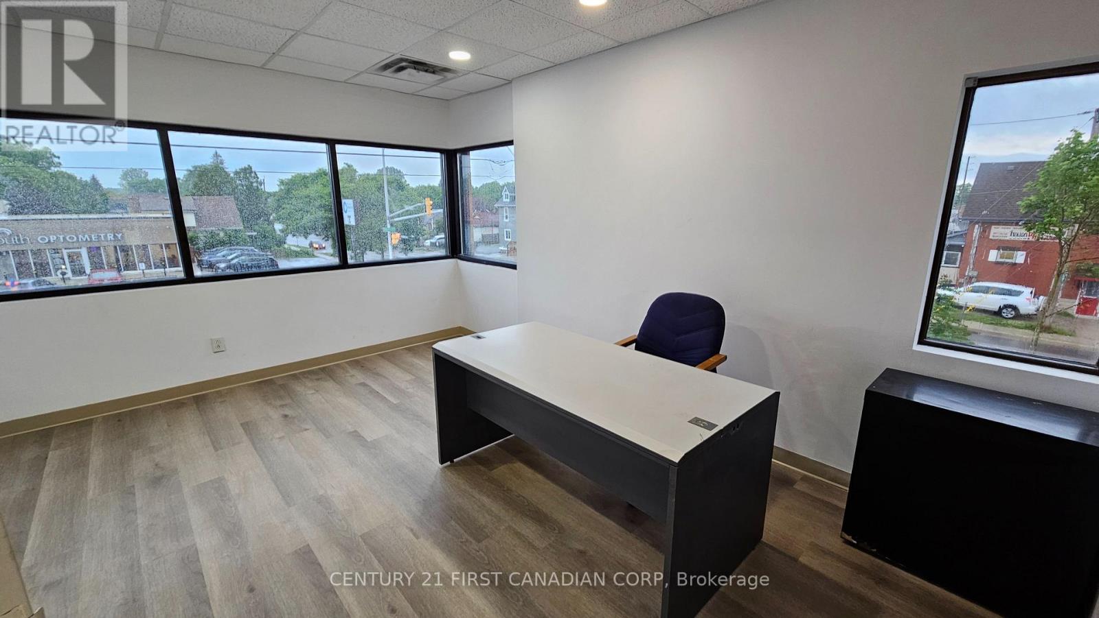 394 Wharncliffe Road S, London South (South G), Ontario  N6J 2M4 - Photo 13 - X12487249