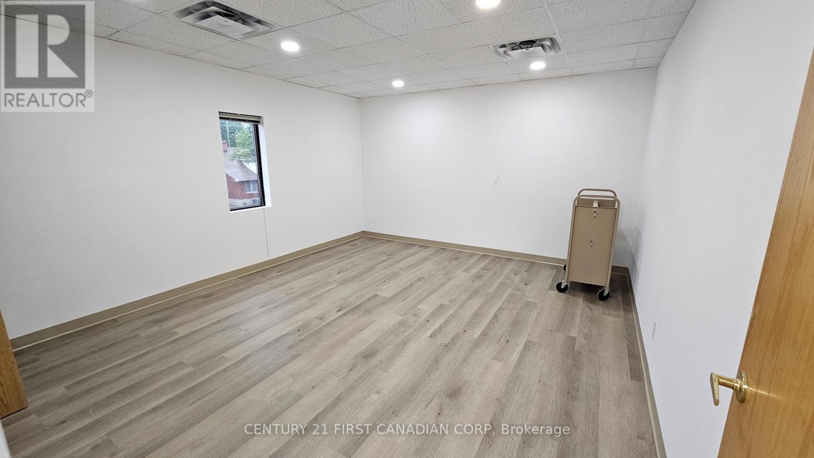 394 Wharncliffe Road S, London South (South G), Ontario  N6J 2M4 - Photo 17 - X12487249