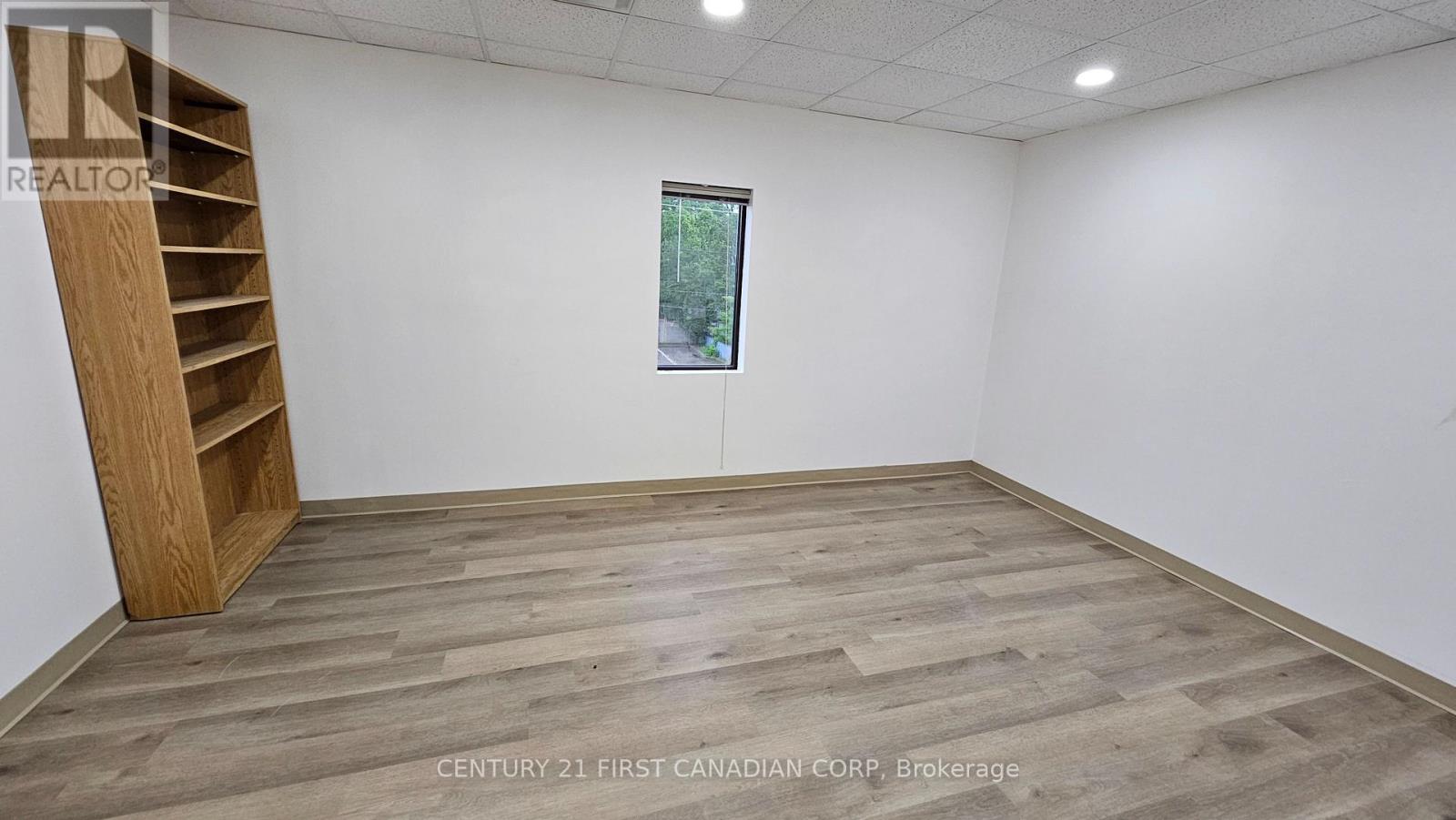 394 Wharncliffe Road S, London South (South G), Ontario  N6J 2M4 - Photo 18 - X12487249