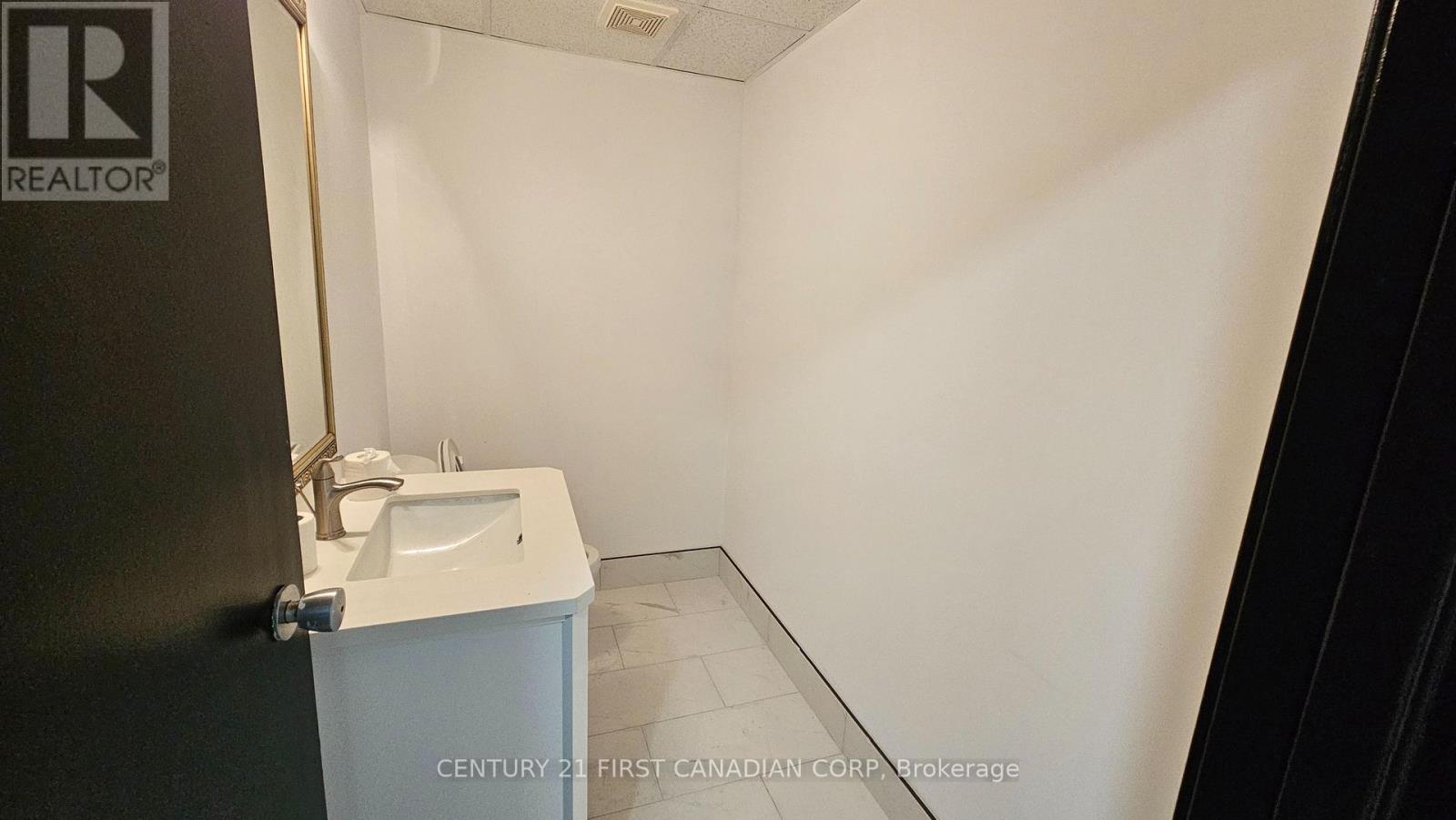 394 Wharncliffe Road S, London South (South G), Ontario  N6J 2M4 - Photo 25 - X12487249