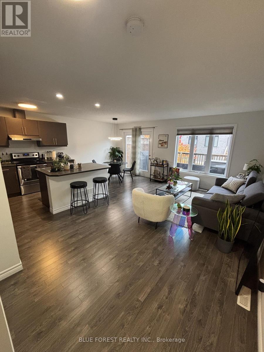 48 - 3399 Castle Rock Place, London South (South W), Ontario  N6L 0C8 - Photo 2 - X12487349