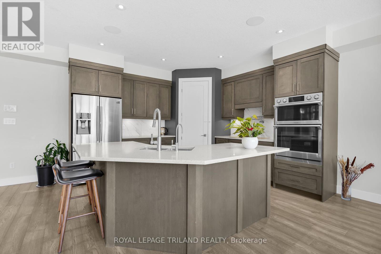 1422 Lawson Road, London North, Ontario  N6G 0E2 - Photo 9 - X12487350