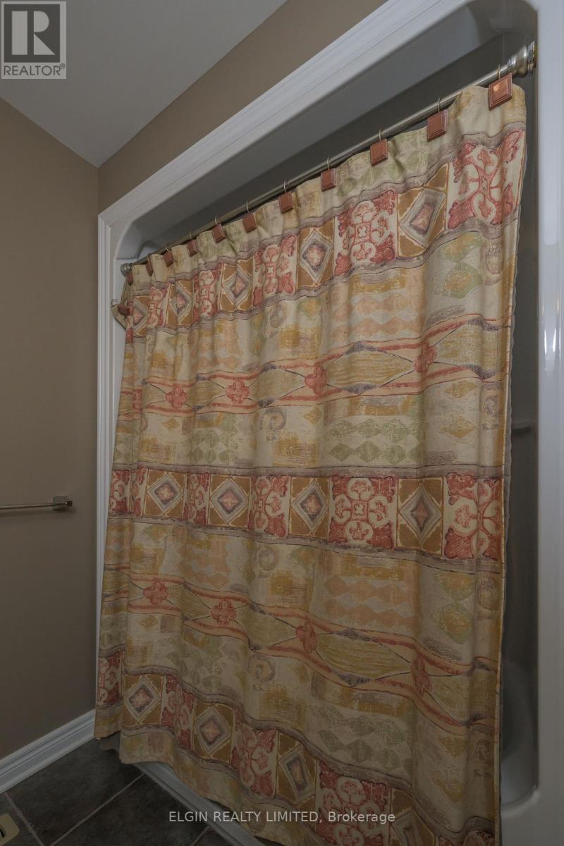 20 Beechwood Circle, St. Thomas, Ontario  N5R 6K4 - Photo 26 - X12487375