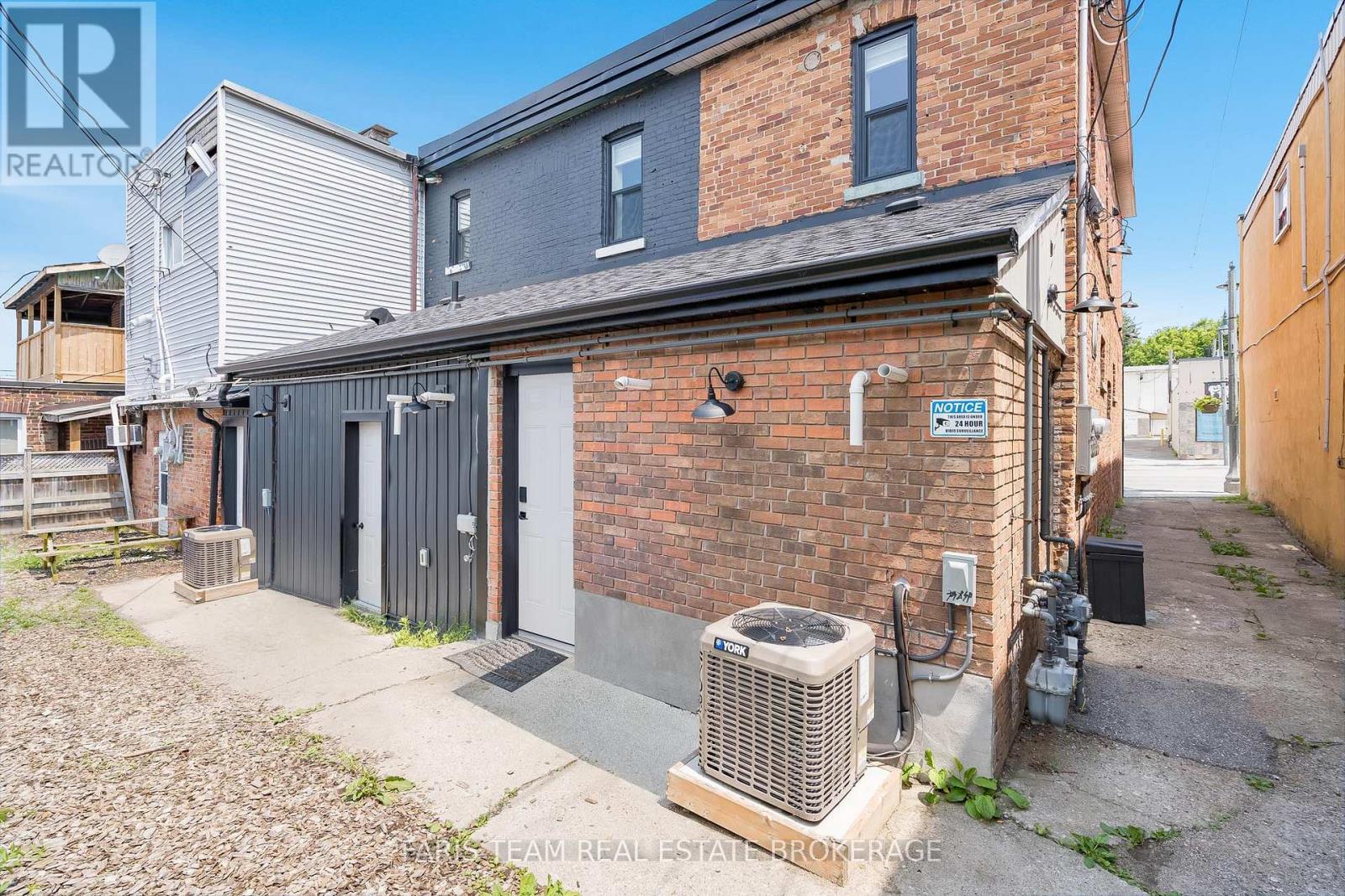 102 Main Street, Penetanguishene, Ontario  L9M 1T5 - Photo 12 - S12487171