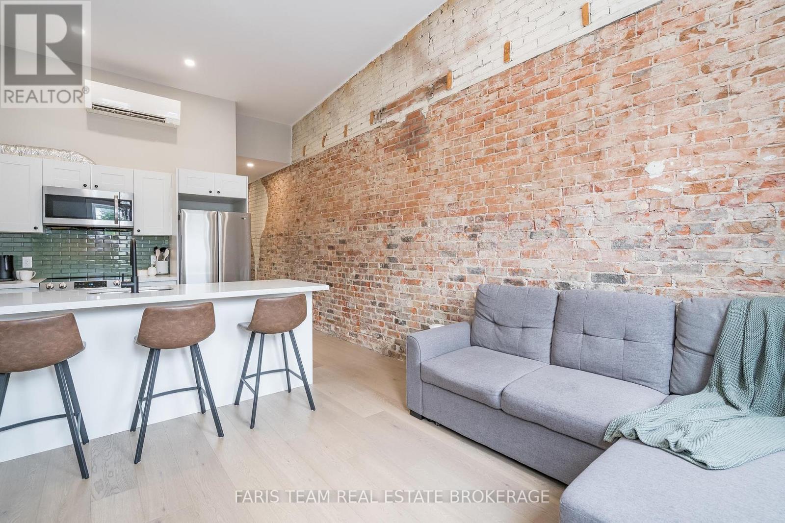 102 Main Street, Penetanguishene, Ontario  L9M 1T5 - Photo 19 - S12487171