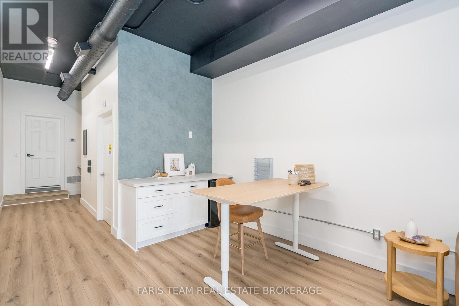 102 Main Street, Penetanguishene, Ontario  L9M 1T5 - Photo 8 - S12487171