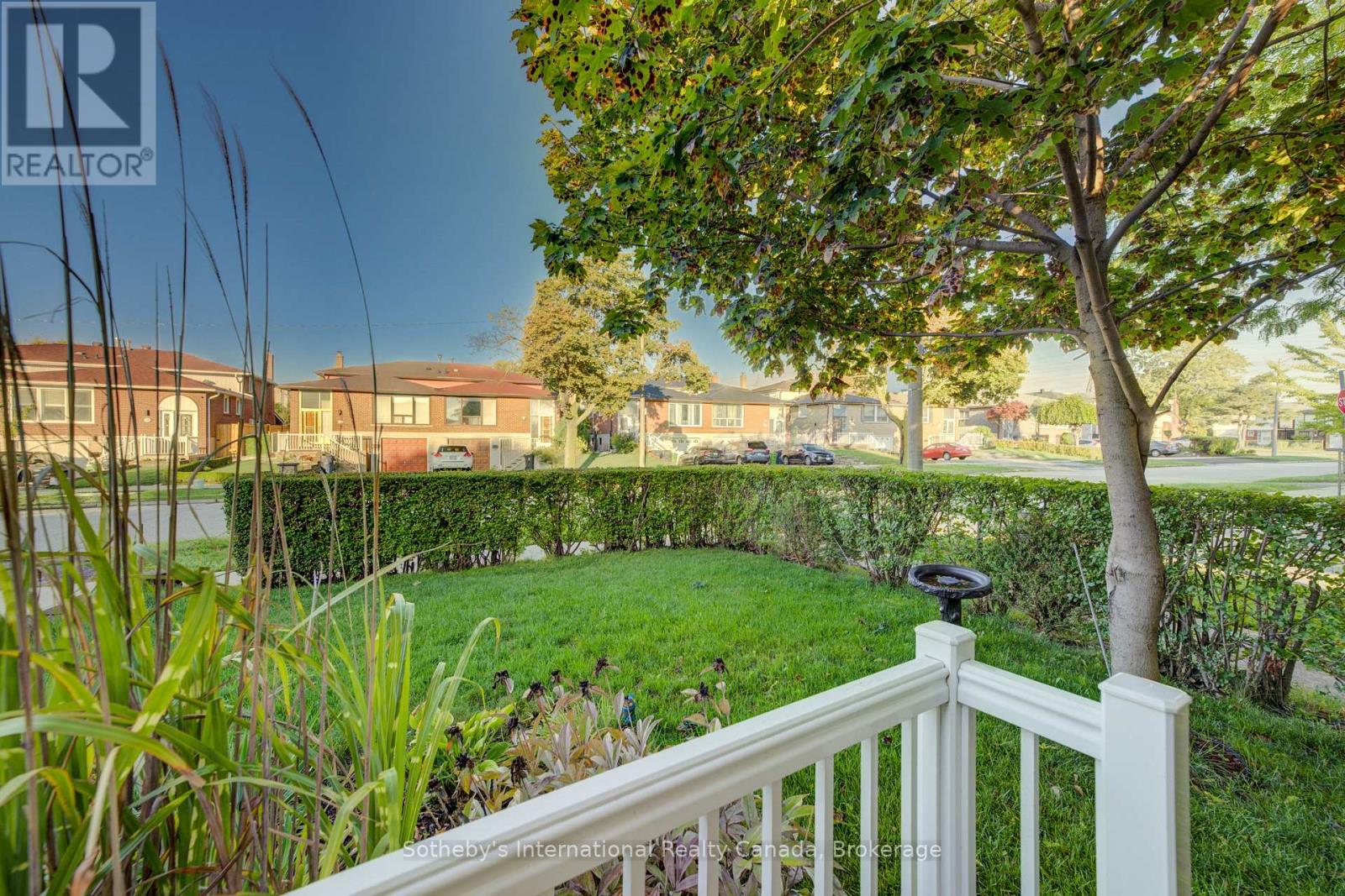 400 Cherokee Boulevard, Toronto, Ontario  M2H 2W7 - Photo 3 - C12487277