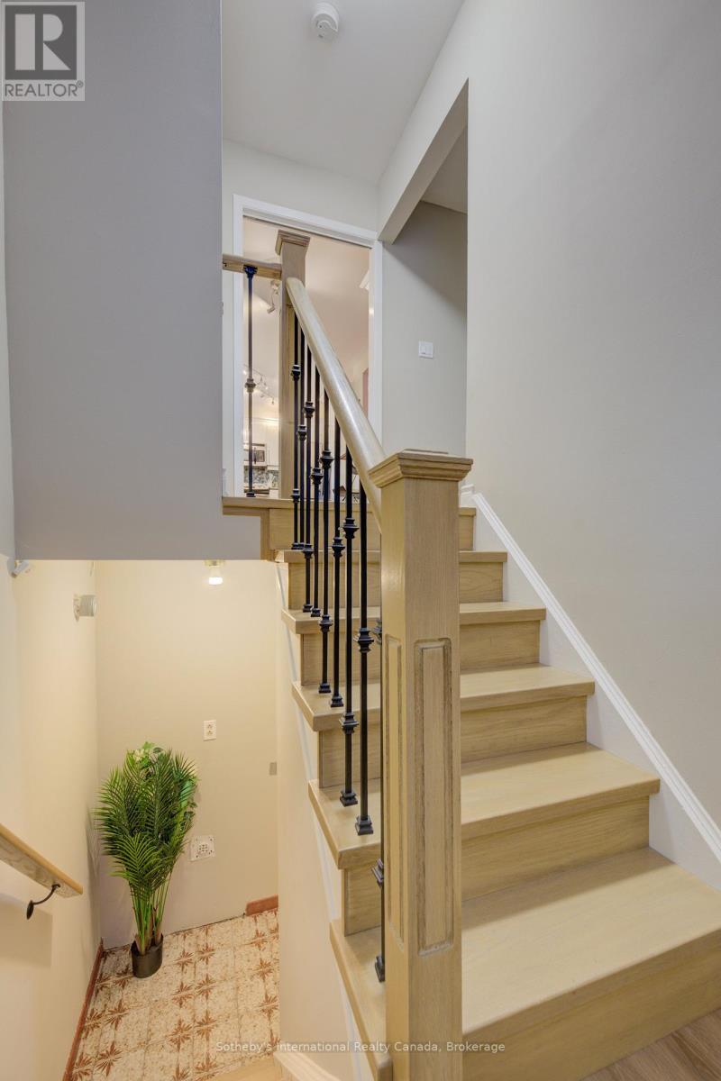 400 Cherokee Boulevard, Toronto, Ontario  M2H 2W7 - Photo 4 - C12487277