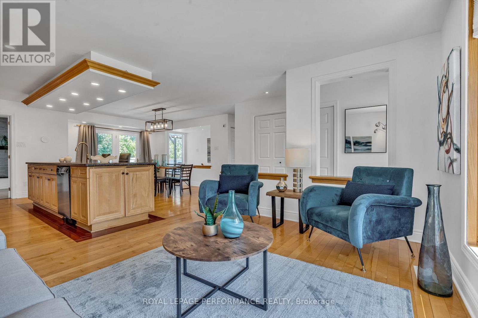 1369 Fontenay Crescent, Ottawa, Ontario  K1V 7K5 - Photo 3 - X12487233