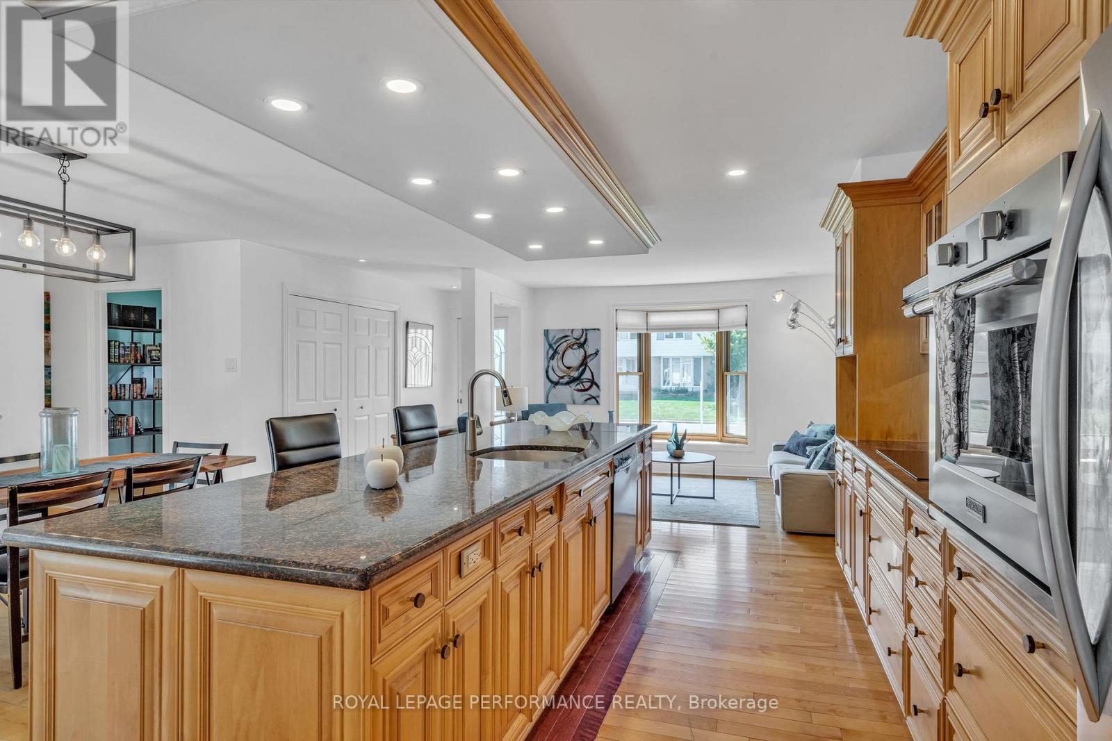 1369 Fontenay Crescent, Ottawa, Ontario  K1V 7K5 - Photo 9 - X12487233