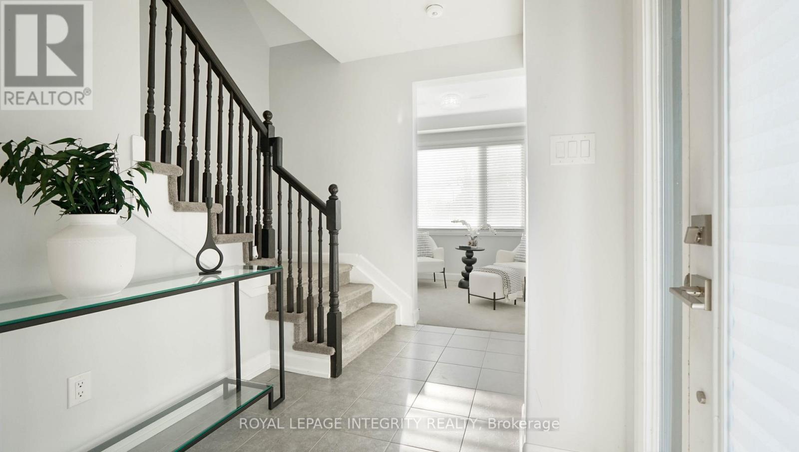 184 Pictou Crescent, Ottawa, Ontario  K2V 0R2 - Photo 4 - X12487289