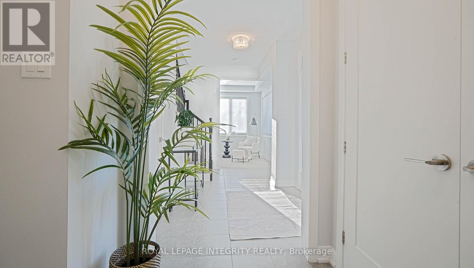 184 Pictou Crescent, Ottawa, Ontario  K2V 0R2 - Photo 5 - X12487289