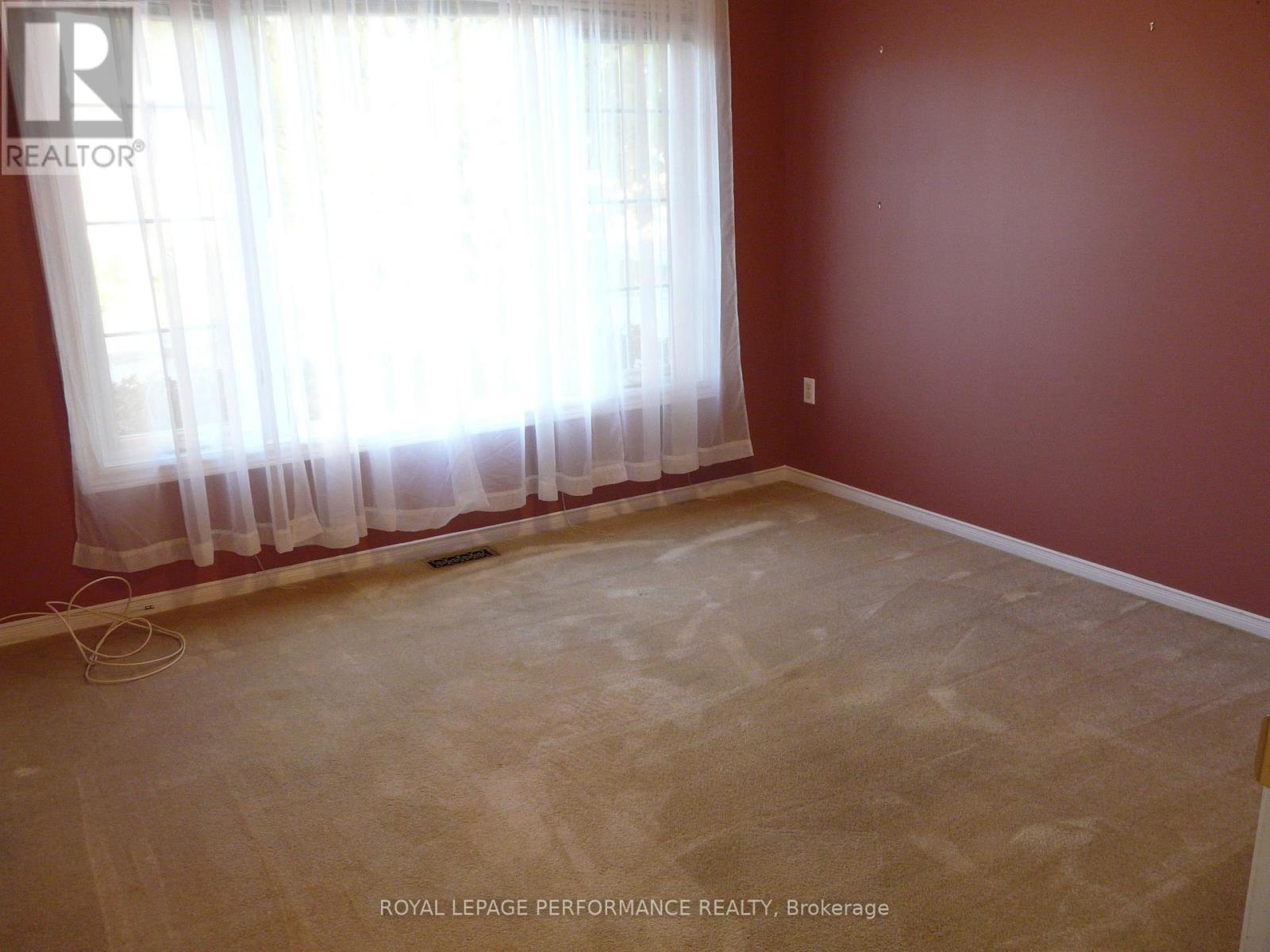 1172 Foxborough Private, Ottawa, Ontario  K1J 1E2 - Photo 14 - X12487305