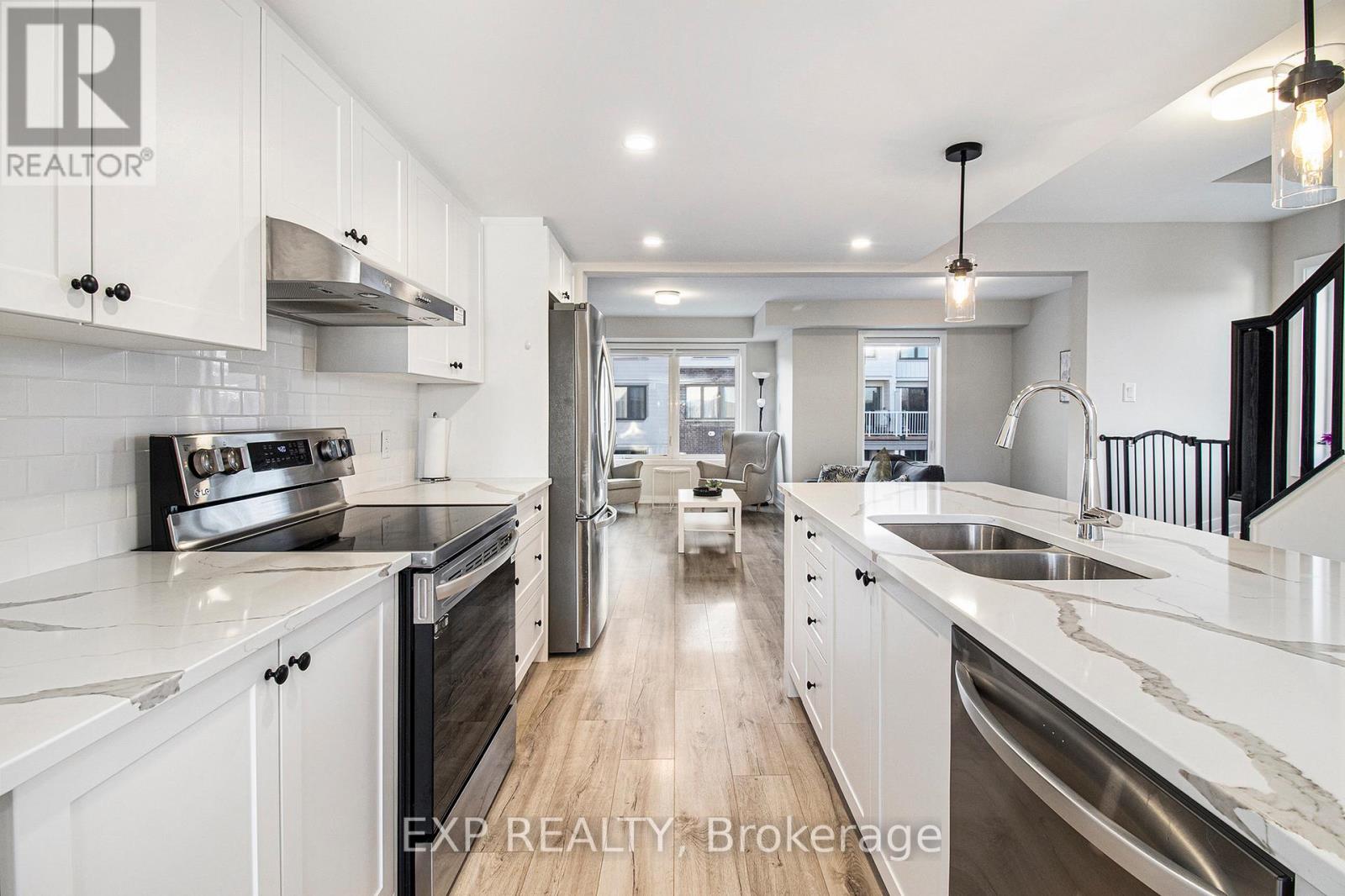 754 Kinstead Private, Ottawa, Ontario  K2S 3B3 - Photo 13 - X12487328