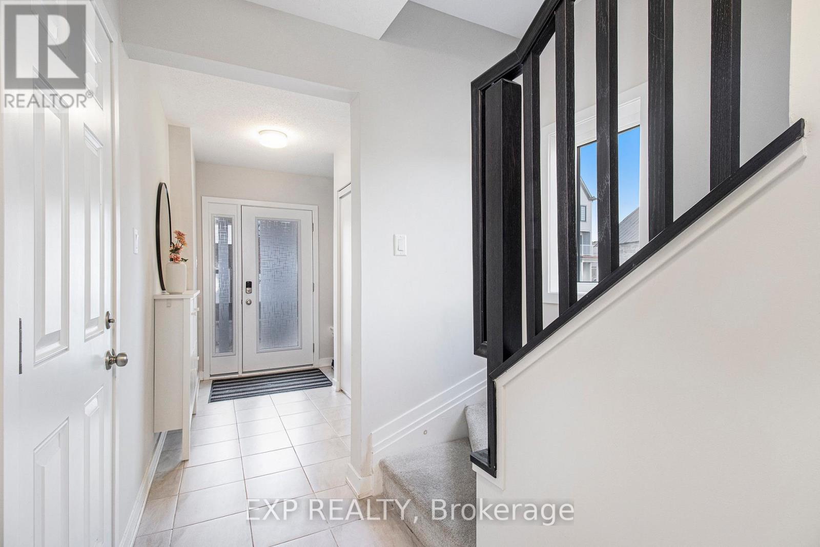 754 Kinstead Private, Ottawa, Ontario  K2S 3B3 - Photo 4 - X12487328