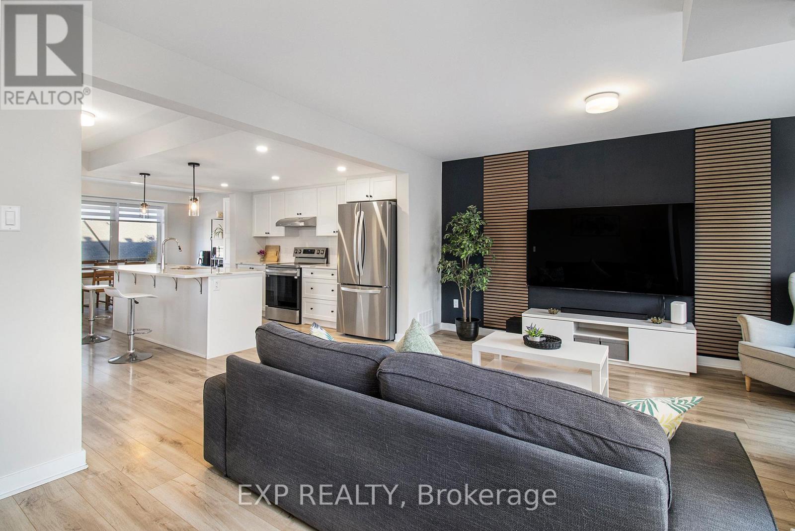 754 Kinstead Private, Ottawa, Ontario  K2S 3B3 - Photo 6 - X12487328