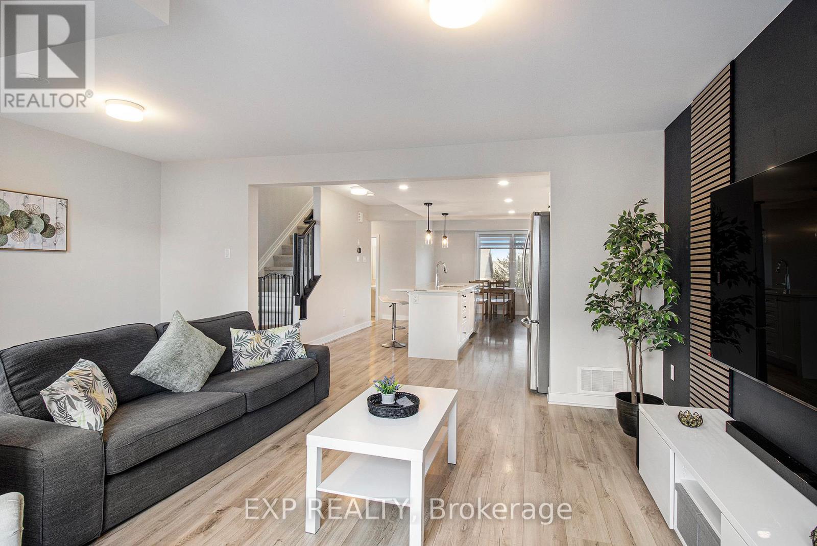 754 Kinstead Private, Ottawa, Ontario  K2S 3B3 - Photo 8 - X12487328