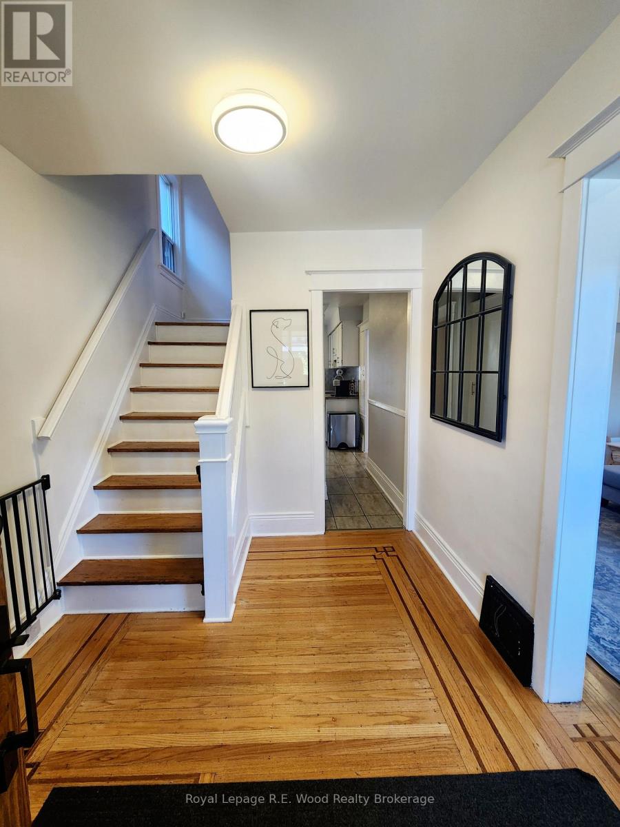 252 Graham Avenue S, Hamilton, Ontario  L8K 2M6 - Photo 3 - X12487364