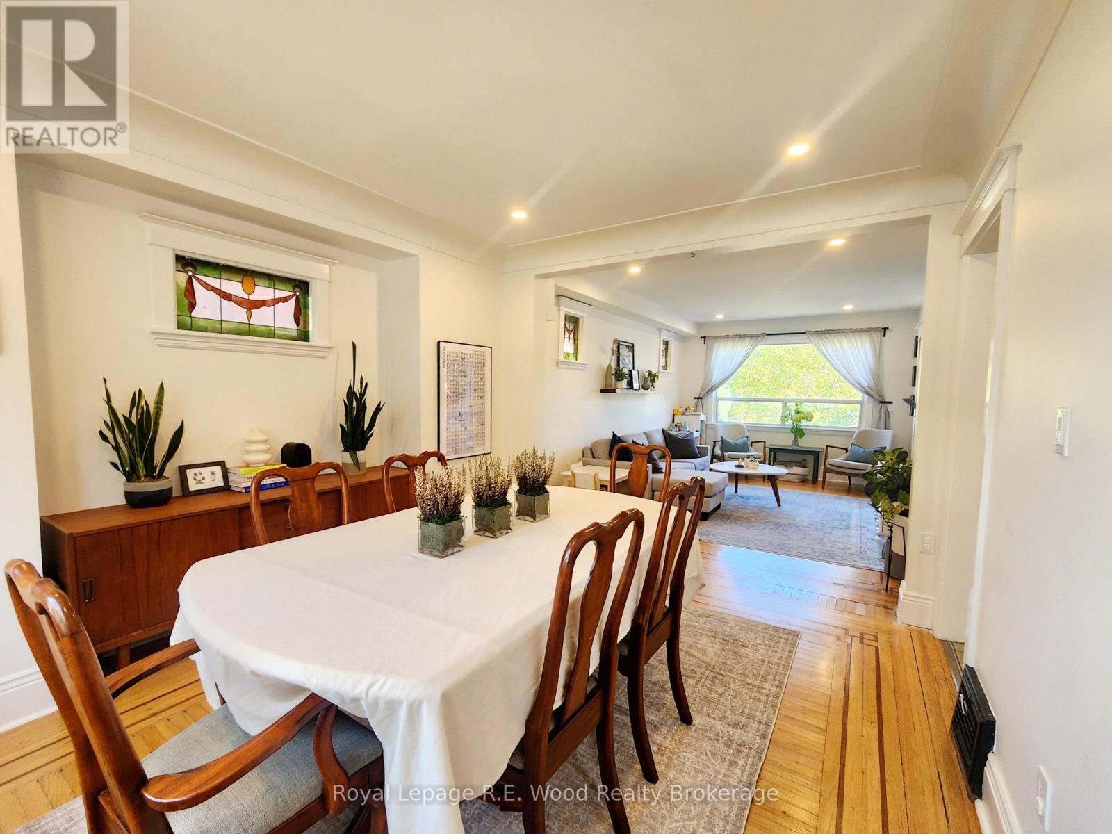 252 Graham Avenue S, Hamilton, Ontario  L8K 2M6 - Photo 8 - X12487364