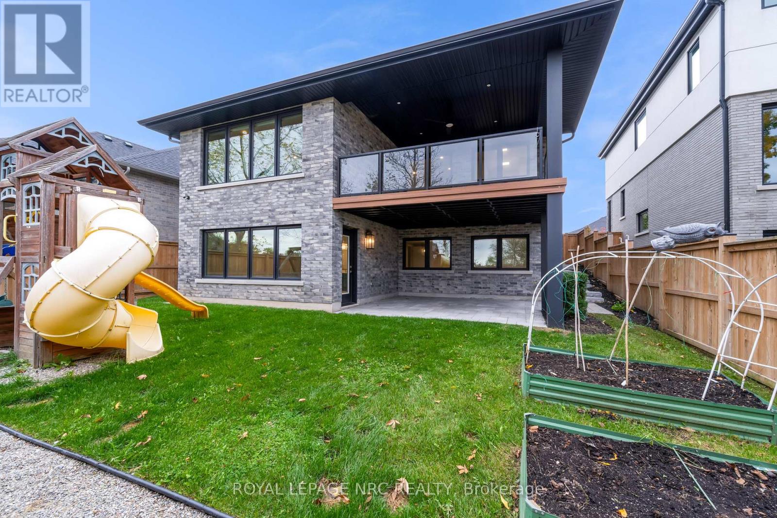 21 Singer Street, Thorold, Ontario  L2V 0E9 - Photo 3 - X12487292