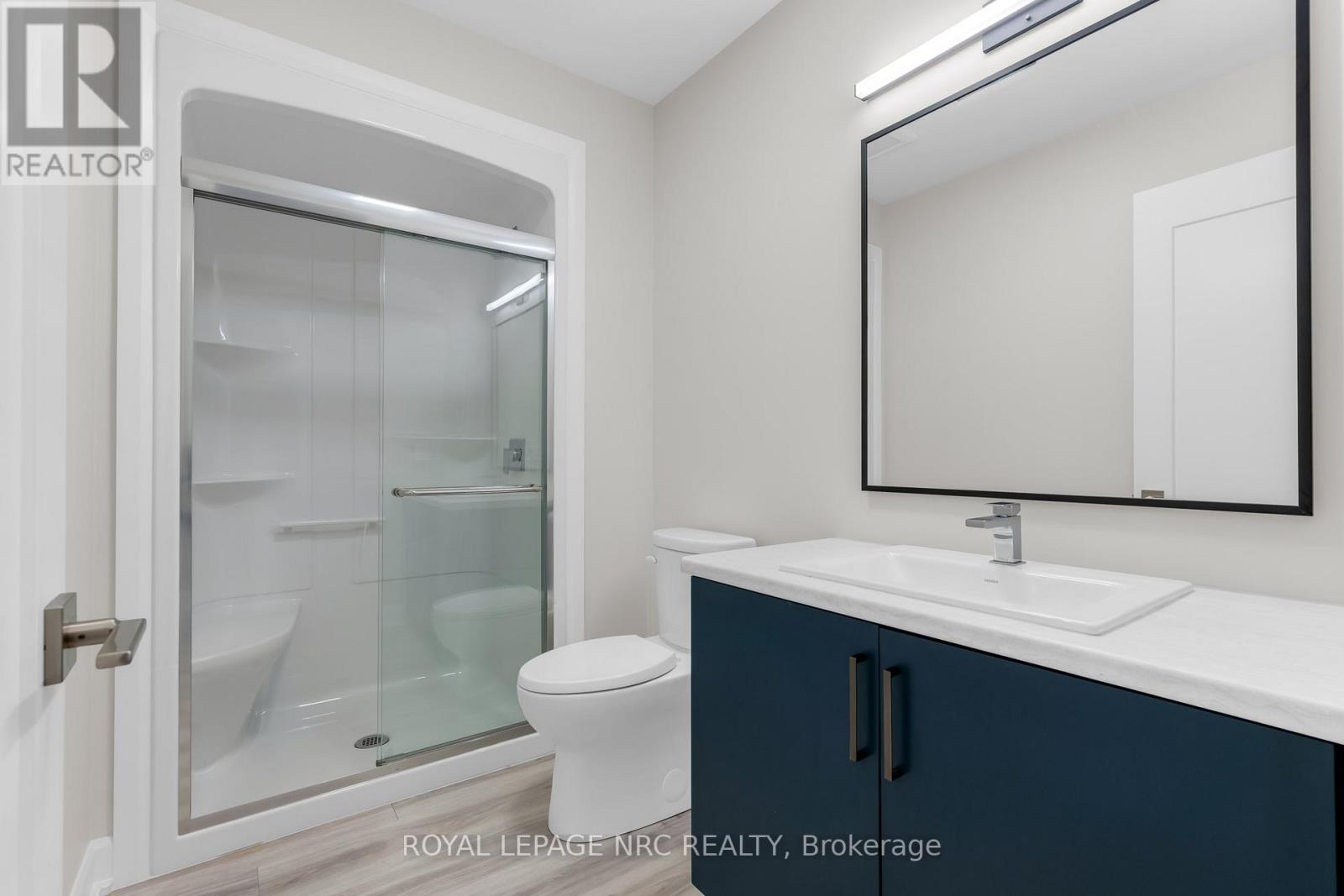 21 Singer Street, Thorold, Ontario  L2V 0E9 - Photo 49 - X12487292