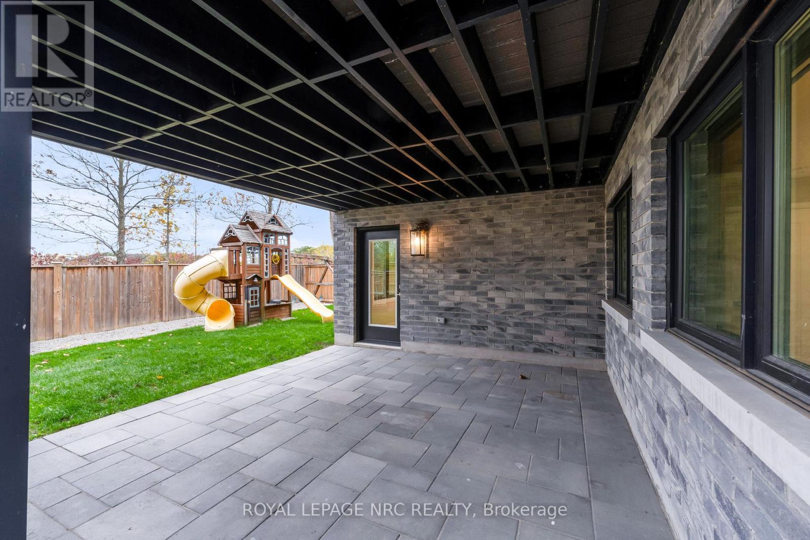 21 Singer Street, Thorold, Ontario  L2V 0E9 - Photo 5 - X12487292