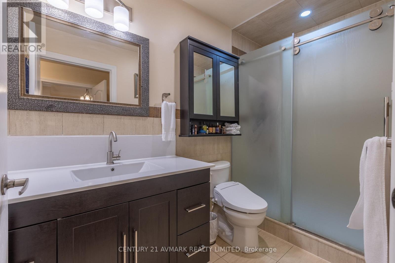 228 - 8111 Forest Glen Drive, Niagara Falls (Mt. Carmel), Ontario  L2H 2Y7 - Photo 7 - X12487302