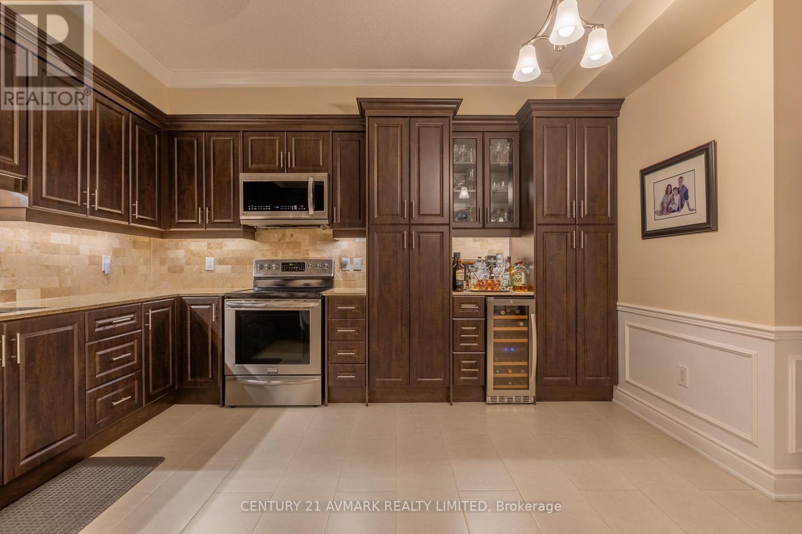 228 - 8111 Forest Glen Drive, Niagara Falls (Mt. Carmel), Ontario  L2H 2Y7 - Photo 9 - X12487302