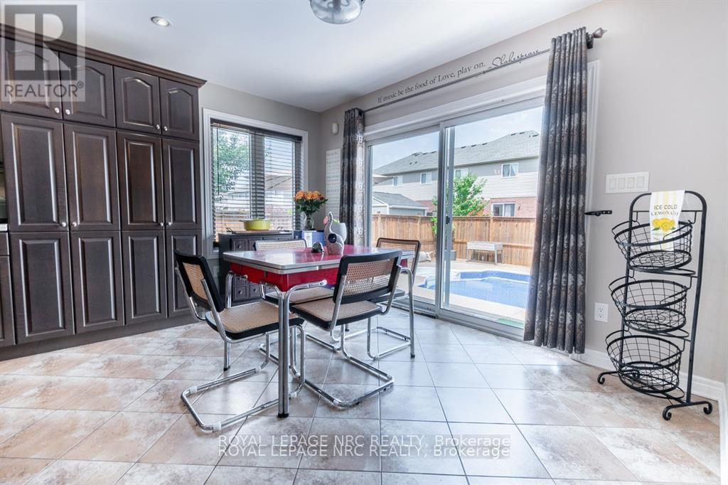 8665 Westport Drive, Niagara Falls (Forestview), Ontario  L2H 0A3 - Photo 19 - X12487337