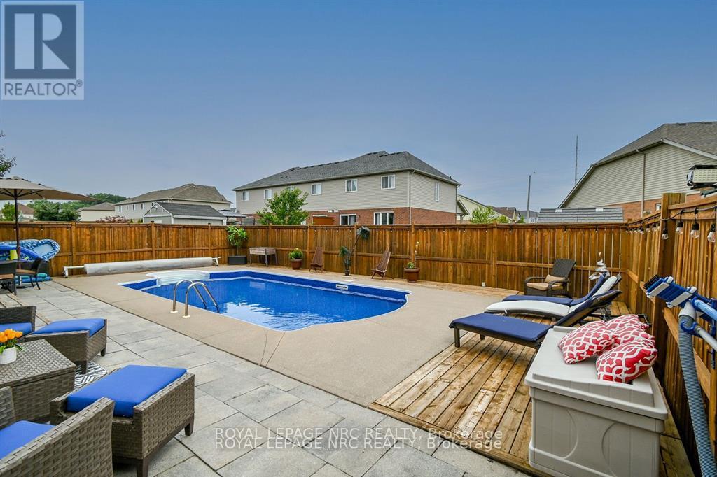 8665 Westport Drive, Niagara Falls (Forestview), Ontario  L2H 0A3 - Photo 47 - X12487337