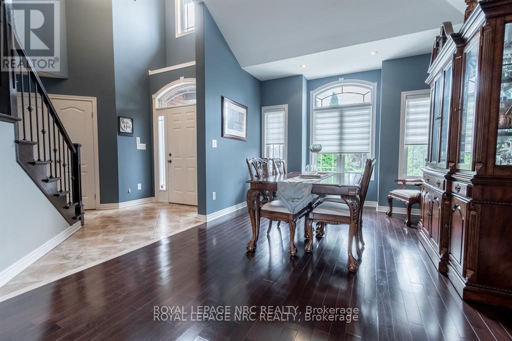 8665 Westport Drive, Niagara Falls (Forestview), Ontario  L2H 0A3 - Photo 8 - X12487337