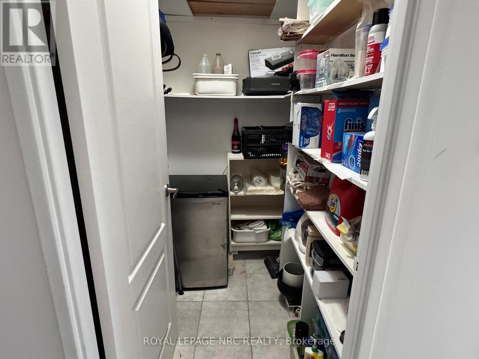 101 - 6390 Huggins Street, Niagara Falls (Stamford), Ontario  L2J 1H1 - Photo 13 - X12487354