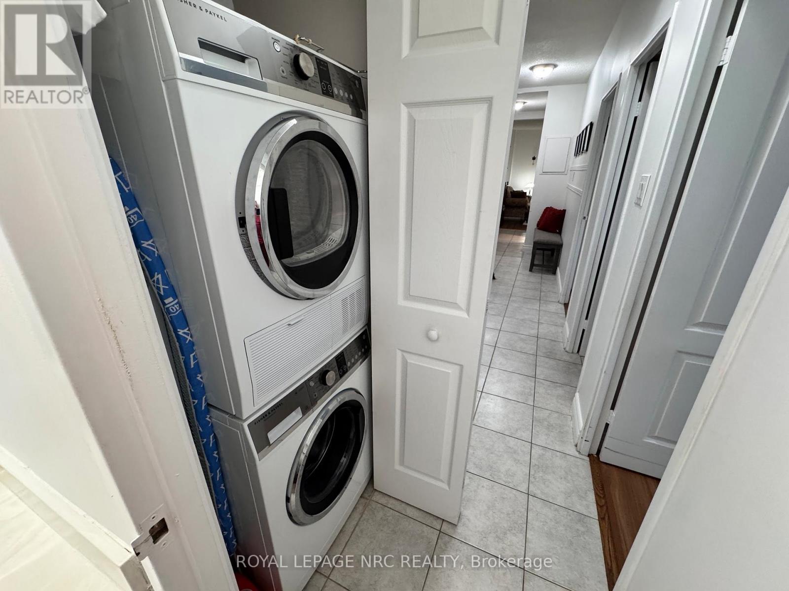 101 - 6390 Huggins Street, Niagara Falls (Stamford), Ontario  L2J 1H1 - Photo 14 - X12487354