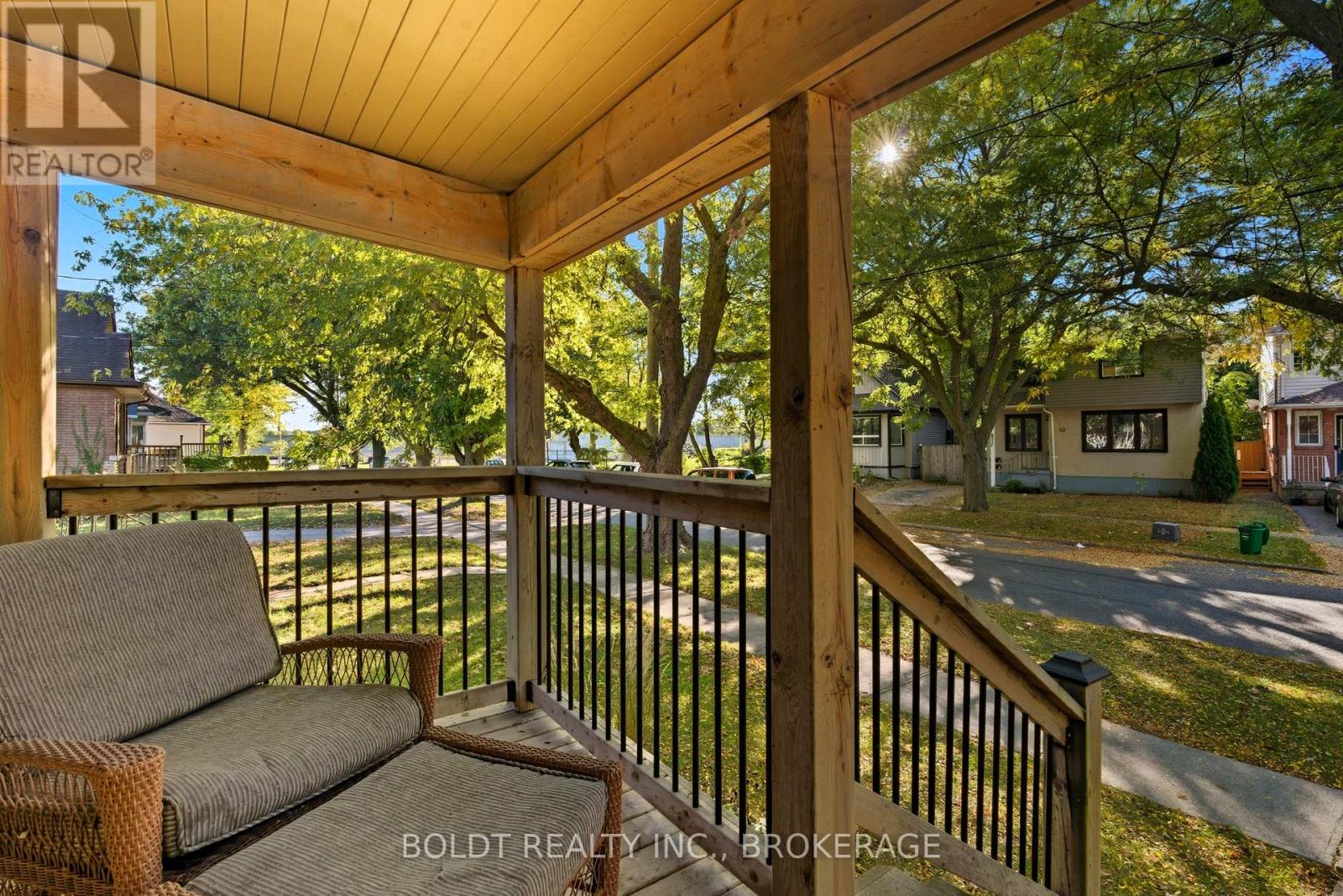 26 Currie Street, St. Catharines, Ontario  L2M 5M6 - Photo 5 - X12487371