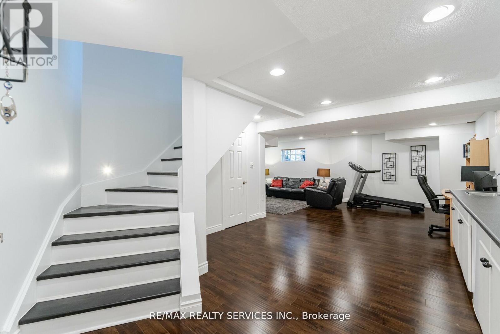 5749 Greensboro Drive, Mississauga, Ontario  L5M 5T8 - Photo 30 - W12487158