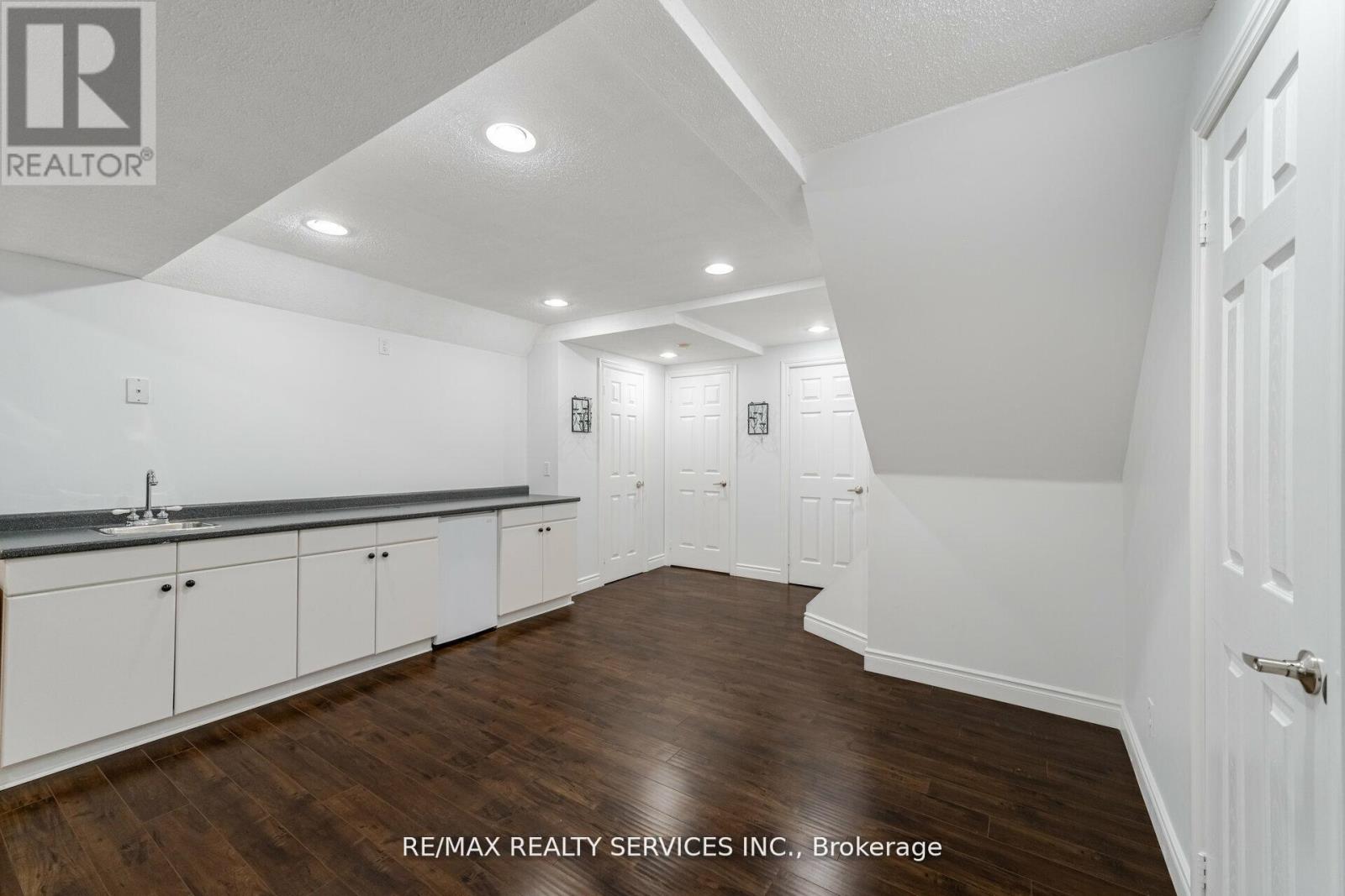 5749 Greensboro Drive, Mississauga, Ontario  L5M 5T8 - Photo 31 - W12487158