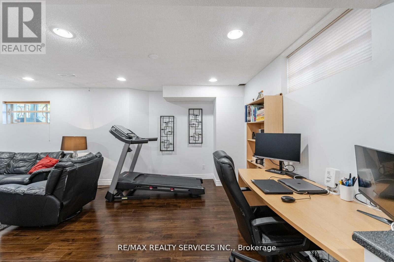 5749 Greensboro Drive, Mississauga, Ontario  L5M 5T8 - Photo 33 - W12487158