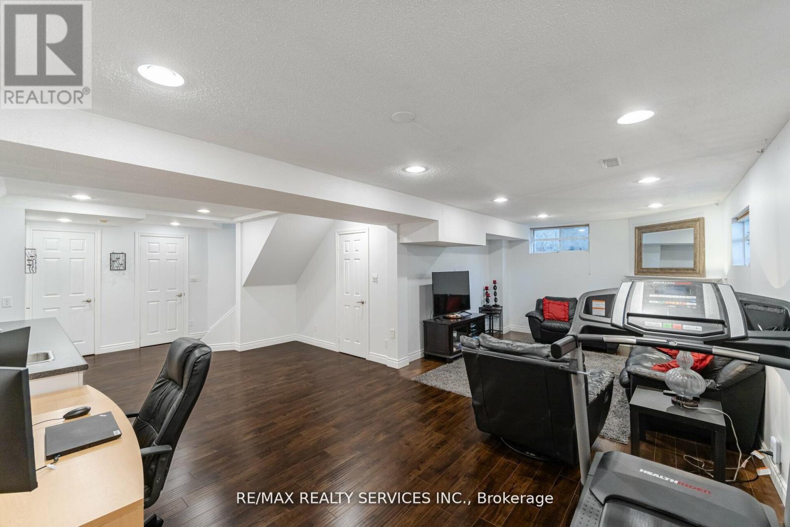 5749 Greensboro Drive, Mississauga, Ontario  L5M 5T8 - Photo 35 - W12487158