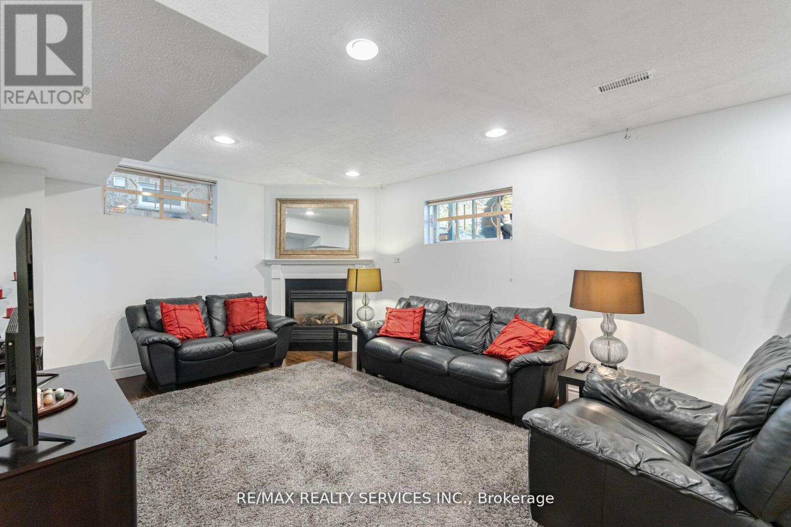 5749 Greensboro Drive, Mississauga, Ontario  L5M 5T8 - Photo 36 - W12487158