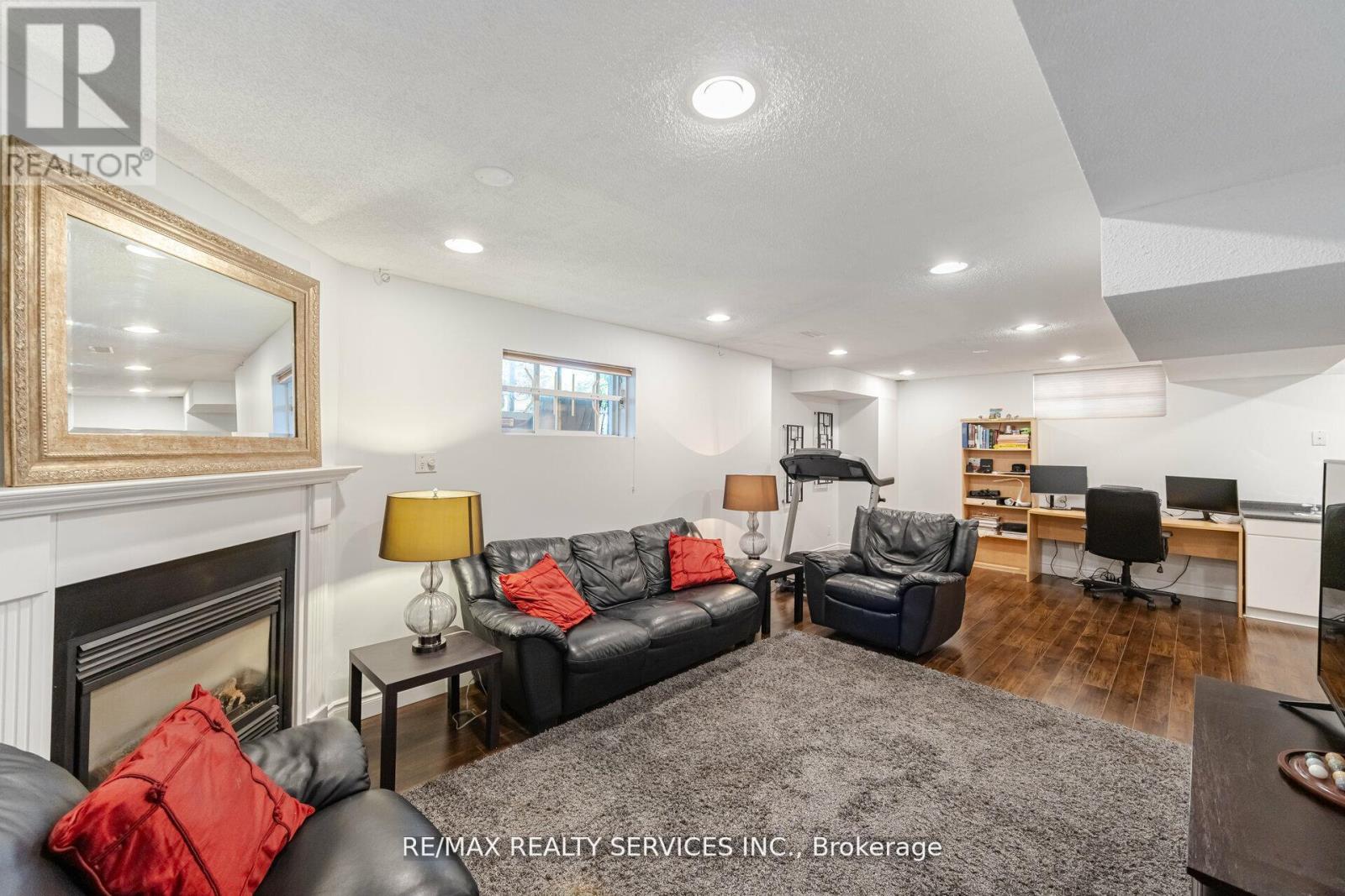 5749 Greensboro Drive, Mississauga, Ontario  L5M 5T8 - Photo 38 - W12487158